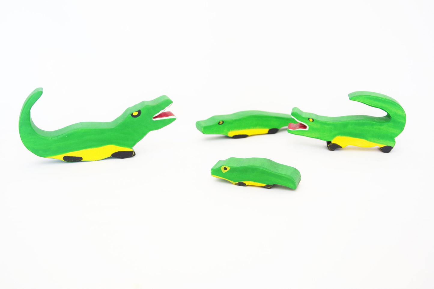 Alligators, set of 4 wooden alligators wooden toys, waldorf animals, wooden animals toy set, open ended play, pretend play, montessori toy