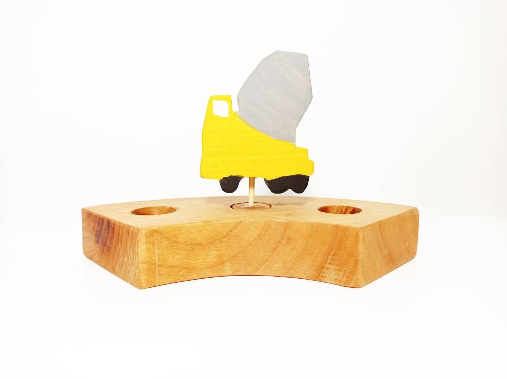 Concrete mixer celebration ring ornament, construction site birthday decoration, waldorf celebration ring ornament, jaar ring, waldorf decor