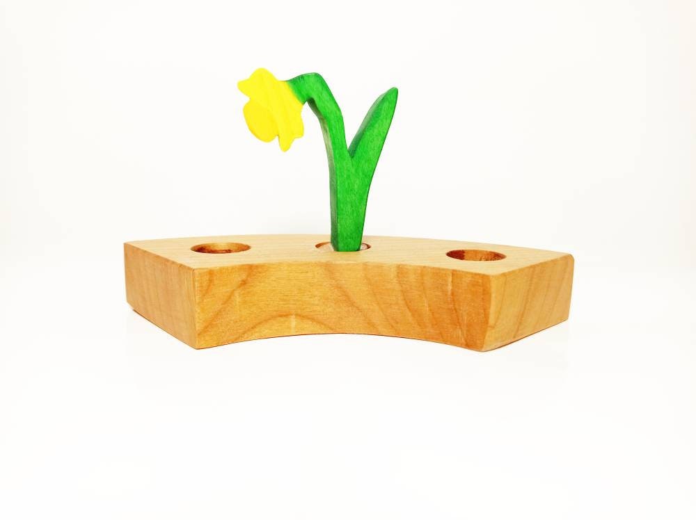 Daffodil spring flower celebration ring ornament, birthday ring ornament, seasonal nature table decoration, waldorf birthday tradition decor