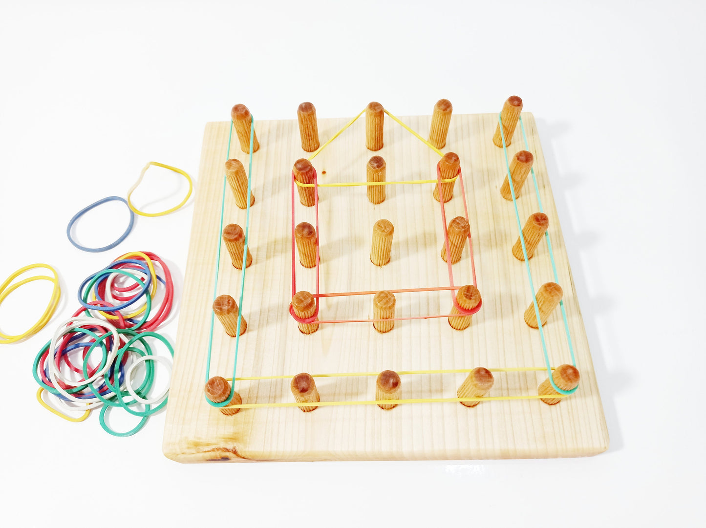 Geoboard, wooden geoboard, montessori learning material, wooden learning material, montessori classroom toy, waldorf toy, wooden peg board