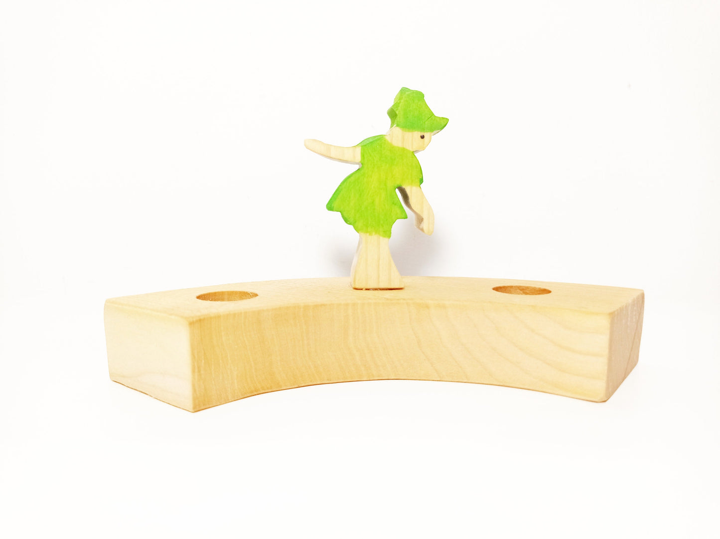 Green flower fairy celebration ring ornament, birthday ring decor fairy, waldorf wooden flower fairy, seasonal table decoration, jaar ring