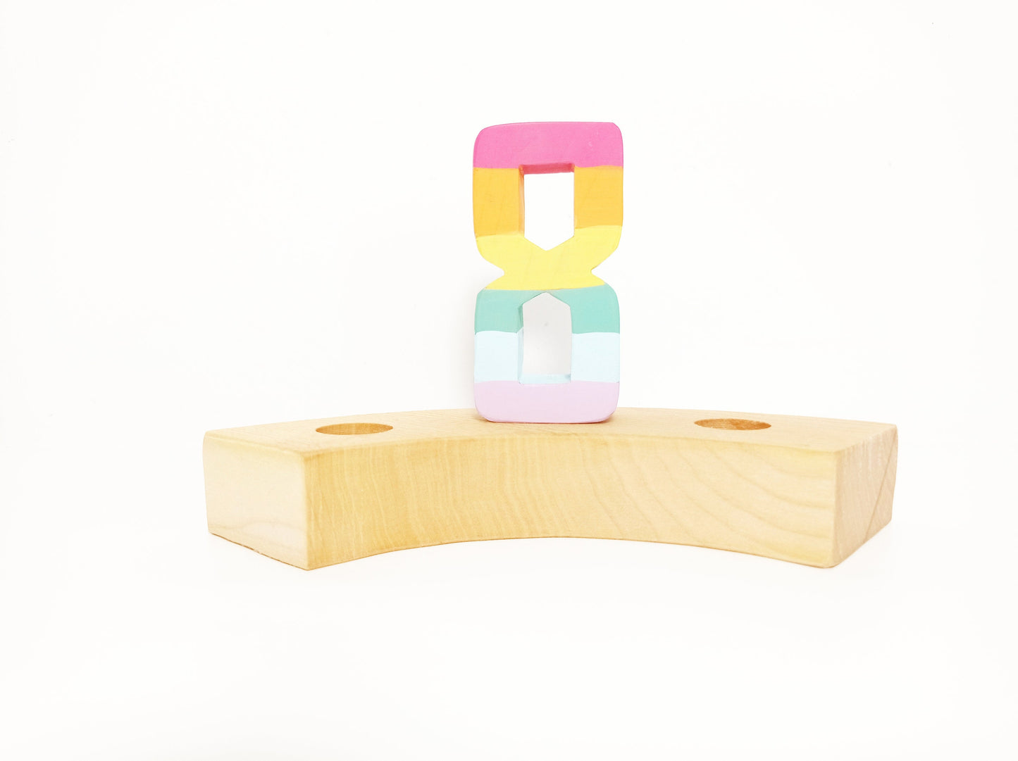 Waldorf number eight celebration ring ornament, pastel rainbow number 8 birthday ring decoration, wadorf seasonal table, waldorf numbers
