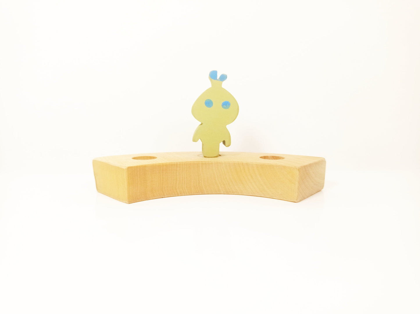 Eco-friendly wooden alien ornament for seasonal table décor