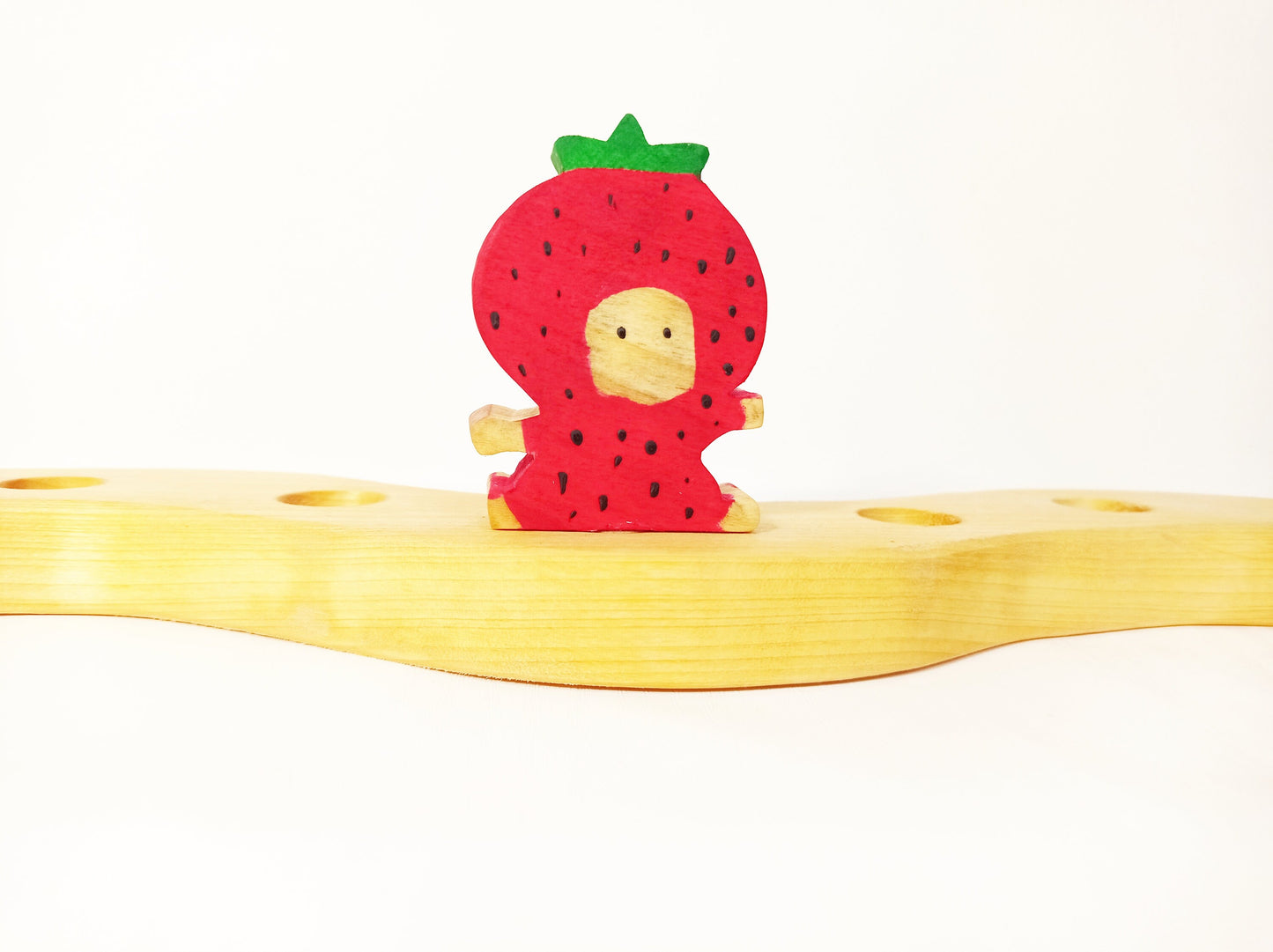 Strawberry baby waldorf celebration birthday ring ornament, waldorf birthday ring decoration, seasonal table decoration, jaar ring stecker