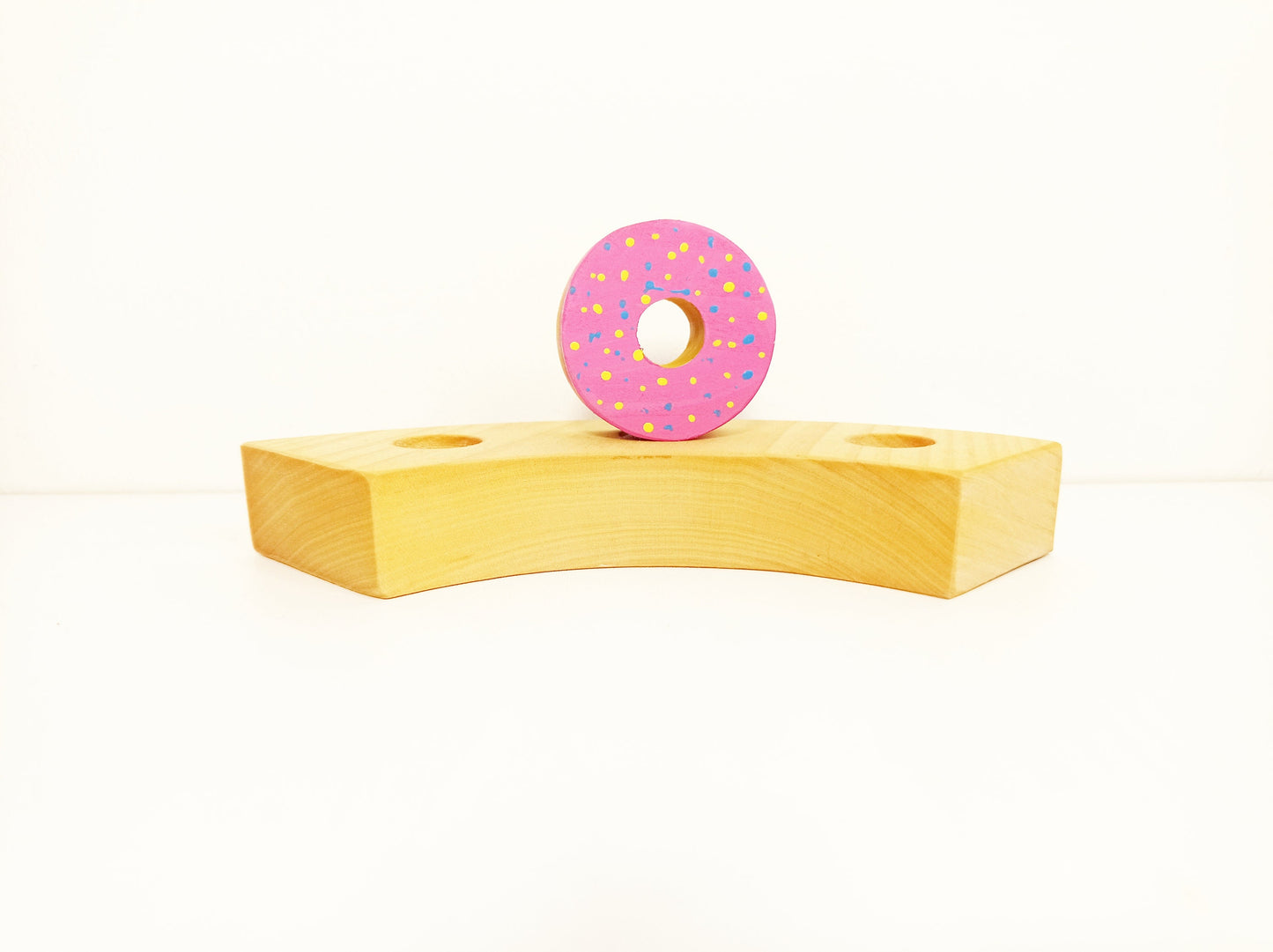 Pink donut celebration ring ornament, birthday ring ornament, donut waldorf seasonal table decoration, jaar ring, waldorf birthday decor
