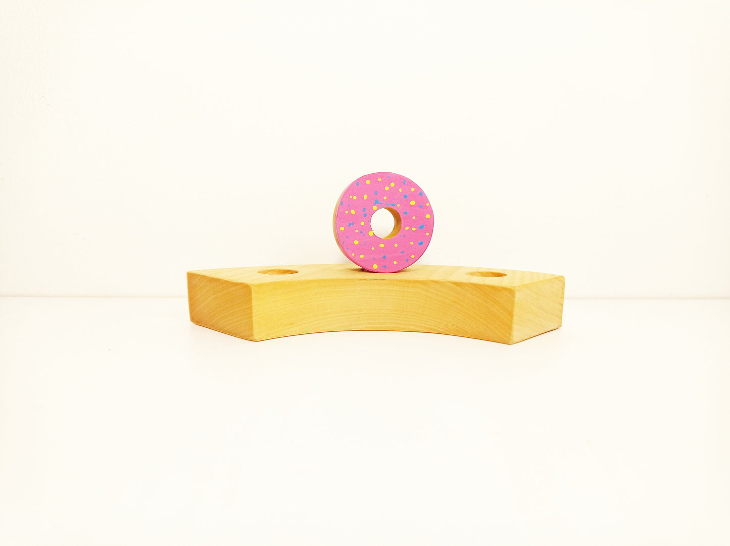 Pink donut celebration ring ornament, birthday ring ornament, donut waldorf seasonal table decoration, jaar ring, waldorf birthday decor