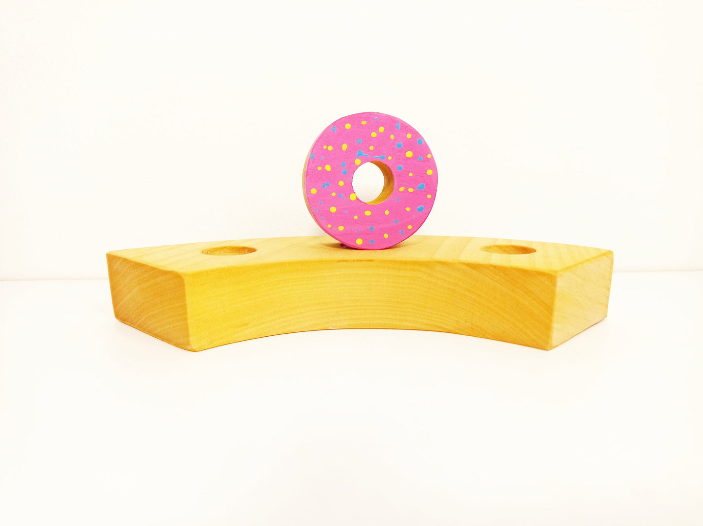 Pink donut celebration ring ornament, birthday ring ornament, donut waldorf seasonal table decoration, jaar ring, waldorf birthday decor