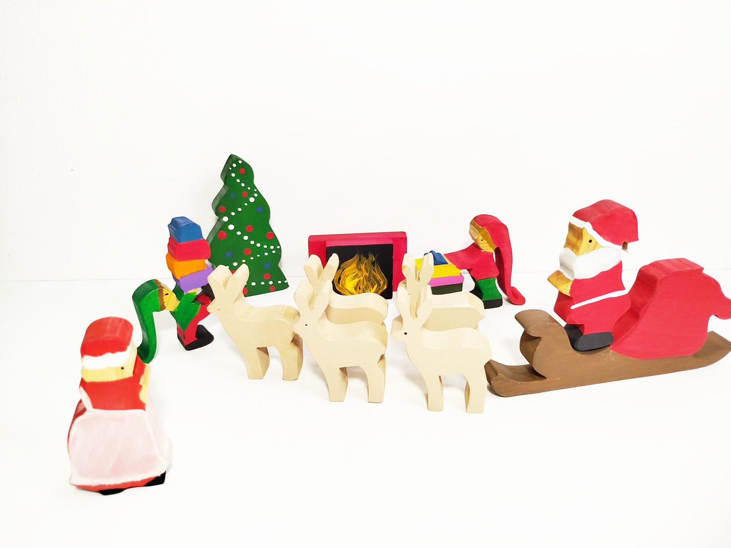 Christmas Santa wooden toy set, waldorf inspired wooden toy set, waldorf christmas scene wooden toy, christmas gift kids, santa's village