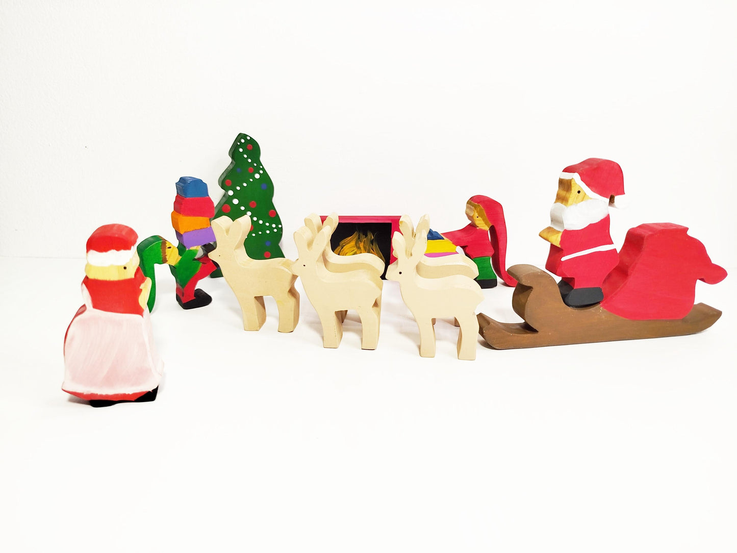 Christmas Santa wooden toy set, waldorf inspired wooden toy set, waldorf christmas scene wooden toy, christmas gift kids, santa's village