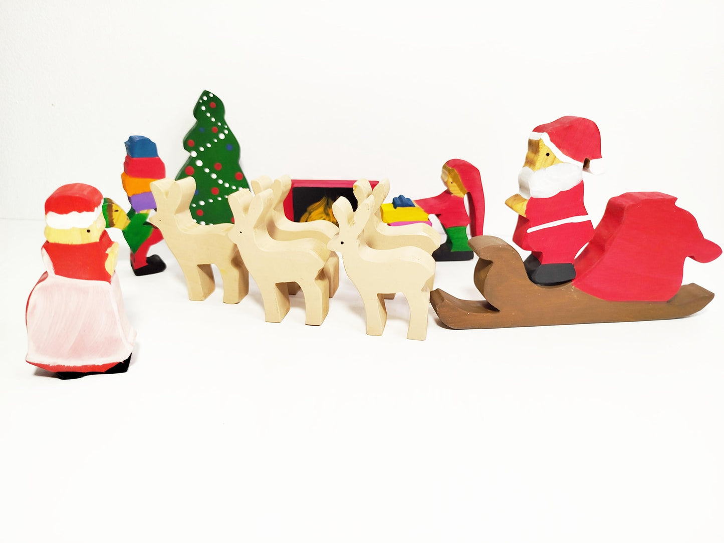 Christmas Santa wooden toy set, waldorf inspired wooden toy set, waldorf christmas scene wooden toy, christmas gift kids, santa's village