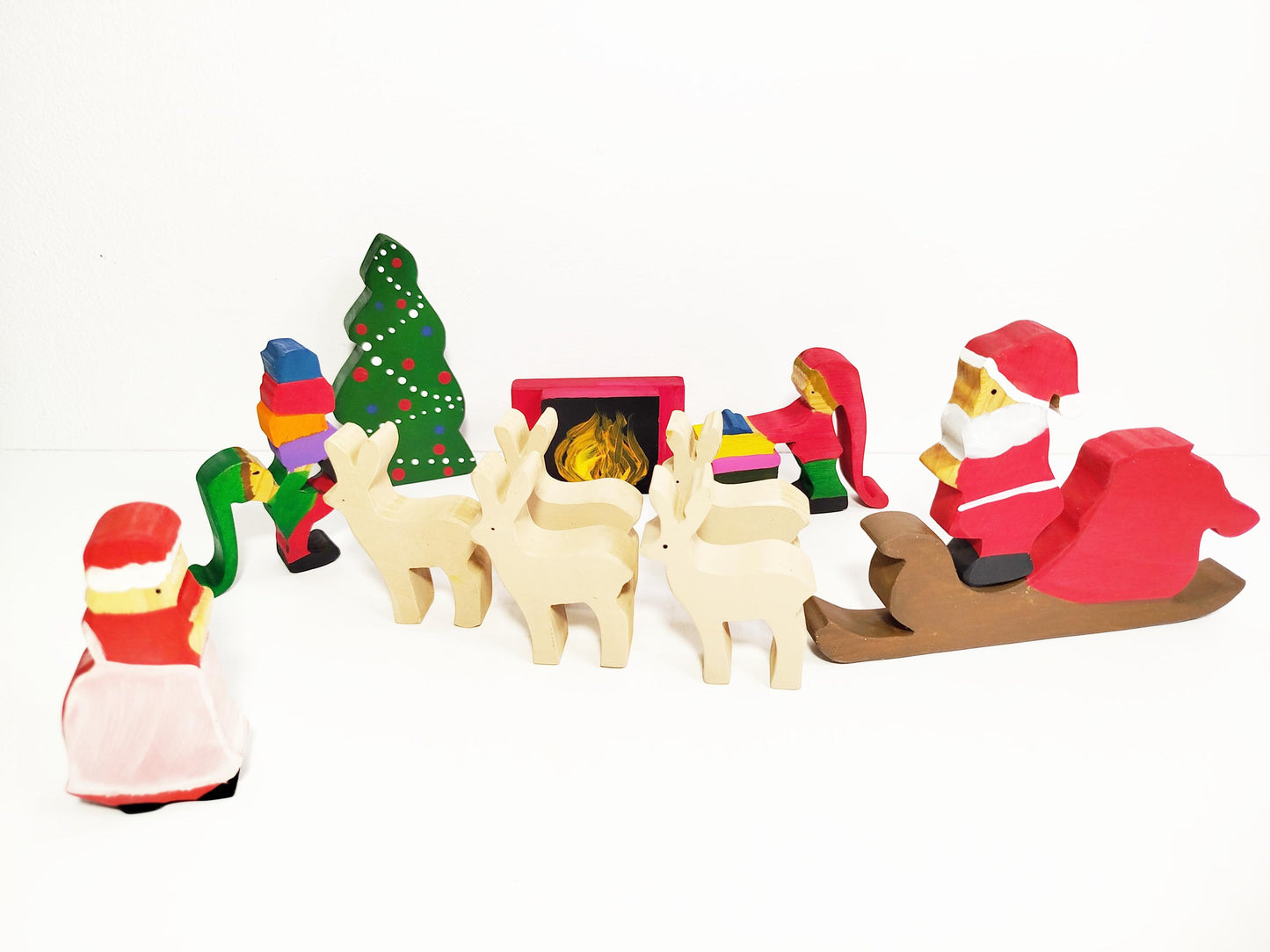 Christmas Santa wooden toy set, waldorf inspired wooden toy set, waldorf christmas scene wooden toy, christmas gift kids, santa's village