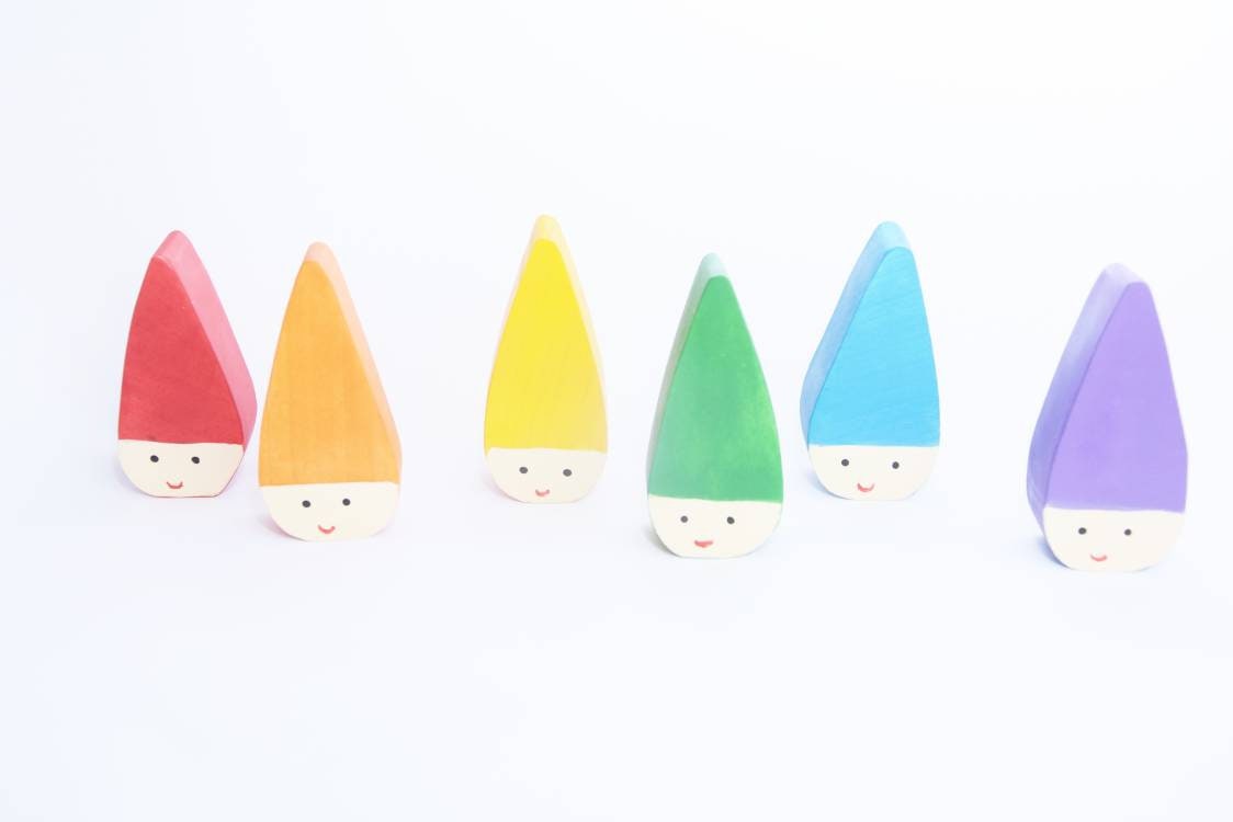 Rainbow gnomes, color sorting toy, loose parts, waldorf toy, wooden gnomes, rainbow wooden toy, gift for kids, stocking filler