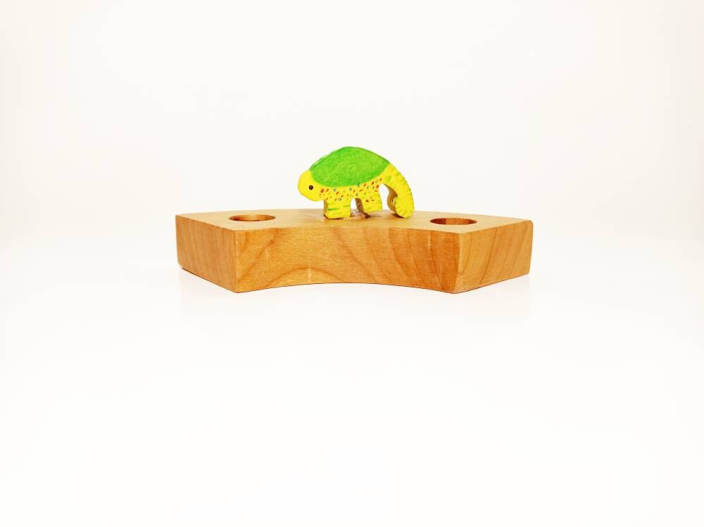 Chameleon celebration birthday ring ornament, waldorf birthday ring decoration, wooden chameleon decor, waldorf seasonal table ornament