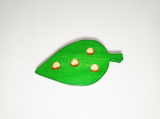 Waldorf leaf ornament holder, waldorf ring, waldorf nature table, candle holder, seasonal table, wooden waldorf decoration, jaar ring