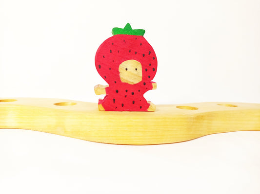 Strawberry baby waldorf celebration birthday ring ornament, waldorf birthday ring decoration, seasonal table decoration, jaar ring stecker