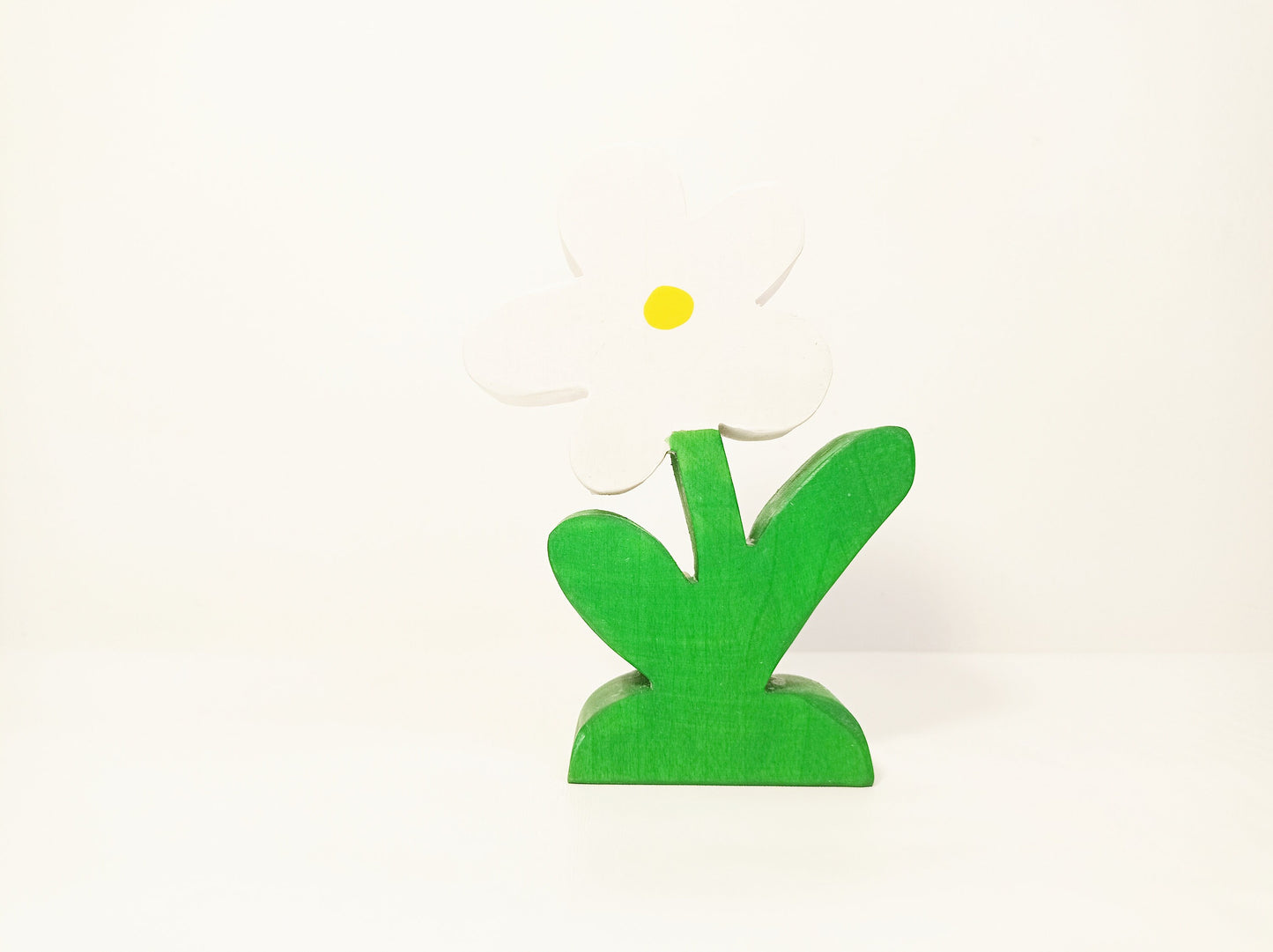 White flower wooden toy, waldorf toy flowers, open ended toys, waldorf wooden toys, handmade wooden toys , seasonal nature table decor