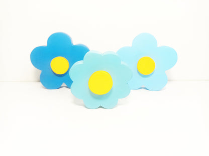 Blue wood flowers tired tray decor