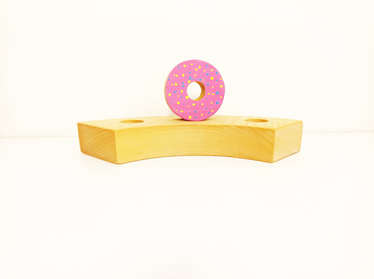 Pink donut celebration ring ornament, birthday ring ornament, donut waldorf seasonal table decoration, jaar ring, waldorf birthday decor