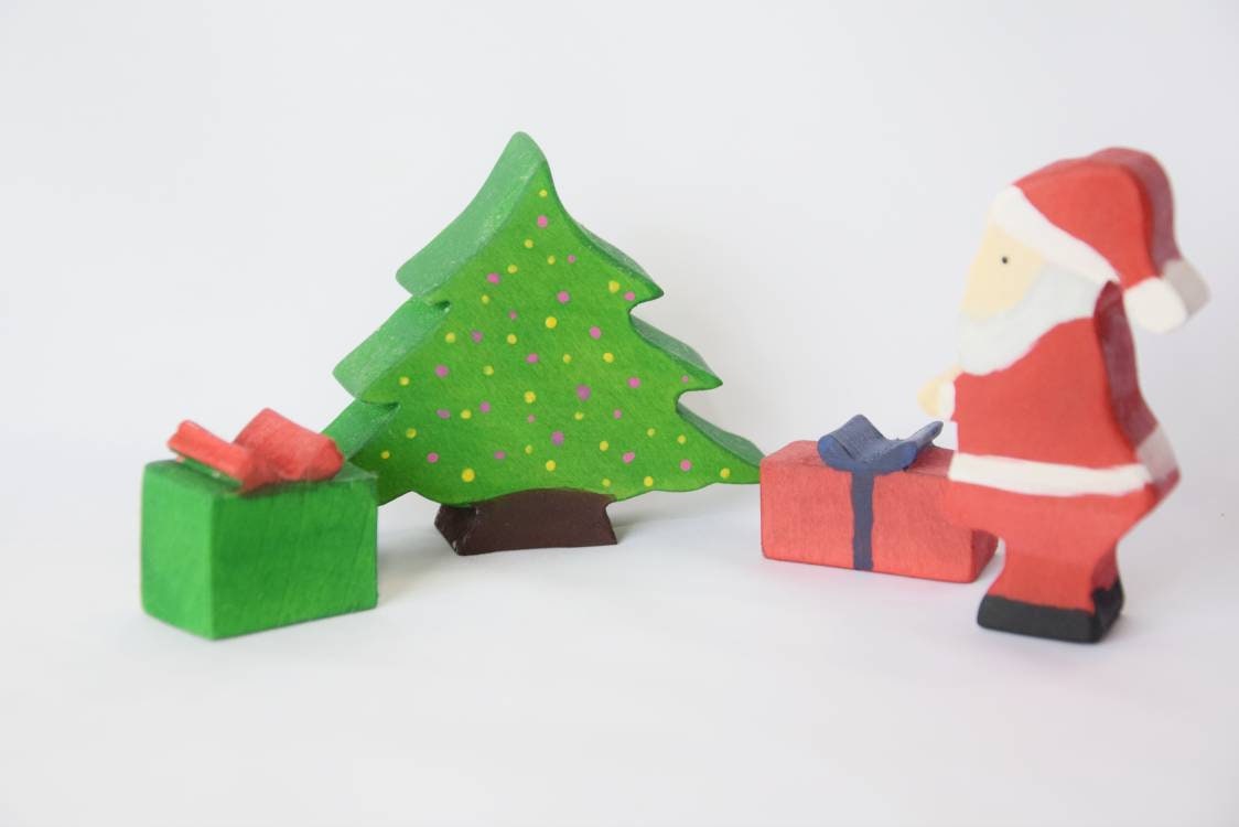 Santa with christmas tree and gifts, wooden santa figurine, christmas santa decoration, christmas toy set, gift for kids, waldorf wooden toy