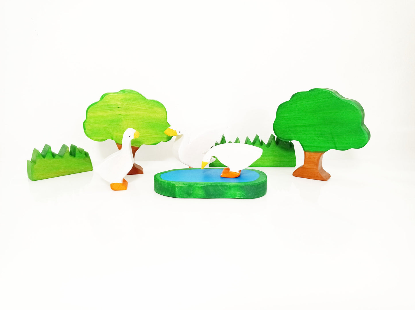 Geese with pond and trees, wooden farm scene toy, waldorf inspired wooden toy set, wooden geese, gift for kids, wooden farm toys