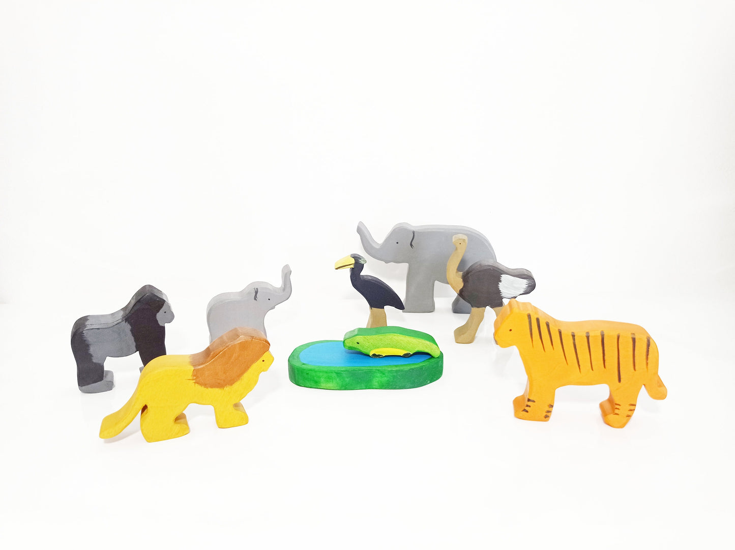 Exotic safari animals with lake wooden toy play set, wooden waldorf inspired animals toy set, gift for kids, invitation to play, wooden toys